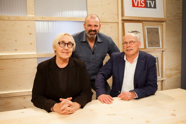 PvdA-kamerlid Lutz Jacobi (l) en Fred Bloot over duurzaam beheer van de zeebaars.