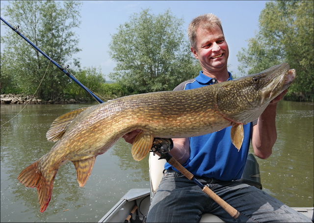 Eddy opende het seizoen goed met een 118cm snoek!