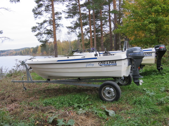 Prima huurboten bij de lodge.