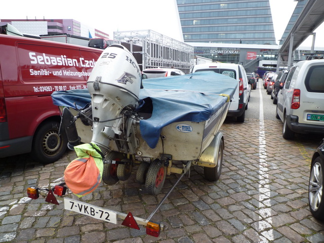 Wachten op de boot.