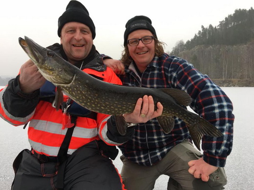 Team NK IJsvissen gaat voor snoek op Edslan.