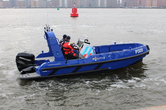 Nieuwe Stormer Politie patrouilleboot met Mercury Verado 225 buitenboordmotor.