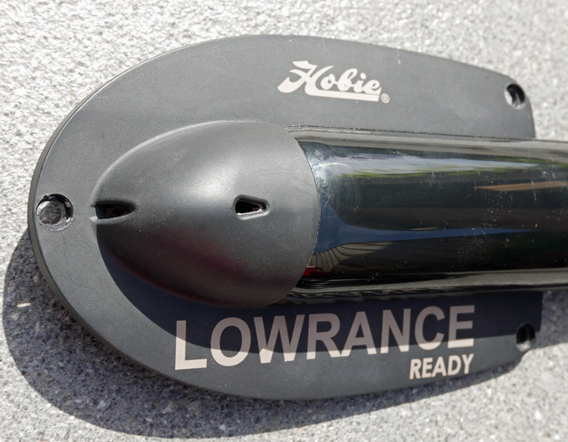 Hobie transducer plate met de Lowrance TotalScan transducer.