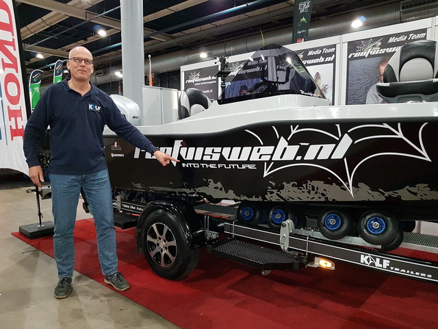 Ook een Kalf trailer onder de Orka Blackfish 500