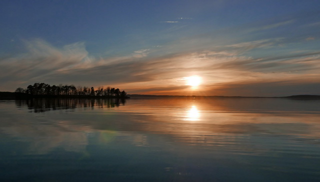 Glan, lijkt wel of alle wateren in Zweden iets magisch hebben