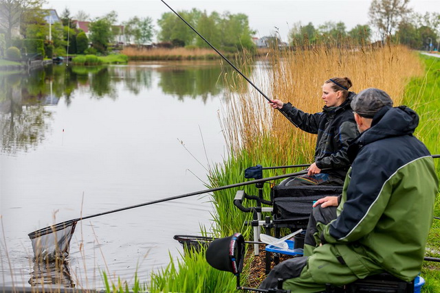 Wereldkampioen Anja Groot geeft Marco visles