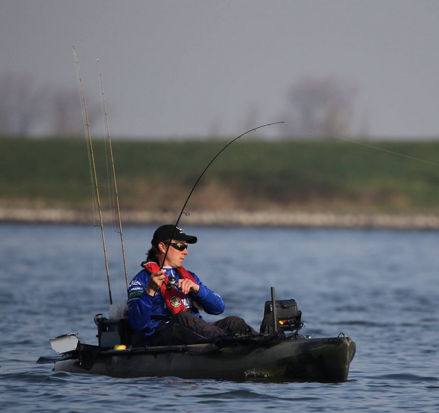 Hooked up! ,tijdens dag één van het KayakCentre Fishing Tournament