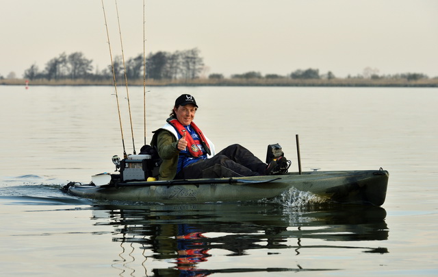 Dag één van het KayakCentre Fishing Tournament, vol gas op weg naar de stek