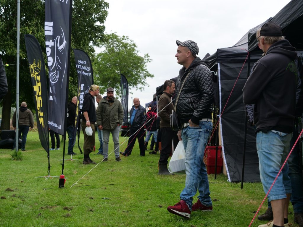 Meerval markt met veel materialen van Zeck, Black Cat en Mad Cat