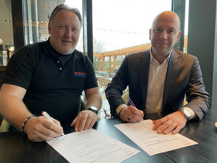 Daan Verbruggen verlengd contract met Honda Marine.