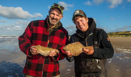 Grote botten vanaf het strand in aflevering 7 VIS TV