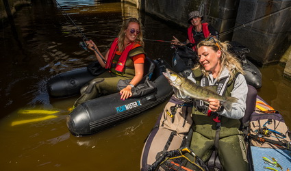 Bellyboaten op roofvis in slotaflevering De Visvrouwen.