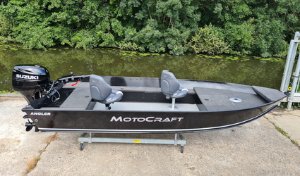Nieuw bij Het Noorden Watersport MotoCraft 470 Angler boten.