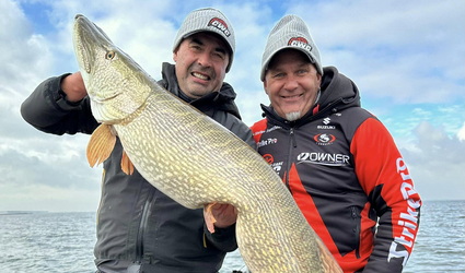 Snoek van 135cm en 21 kilo voor Evert Oostdam!